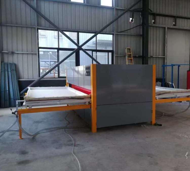  ​万恒木纹转印机，可以同时转印工件的五个面。 ​正面和四个侧面，转印完美！ ​